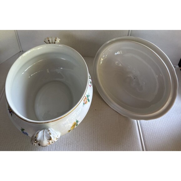 Vintage HUTSCHENREUTHER Mirabell Maria Theresia Dinnerware: HANDLED CASSEROLE - Picture 5 of 8